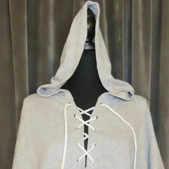 Victoria's Secret Women's Gray Hoodie Sweatshirt Poncho Cape Jacket Size S - Picture 2 of 10